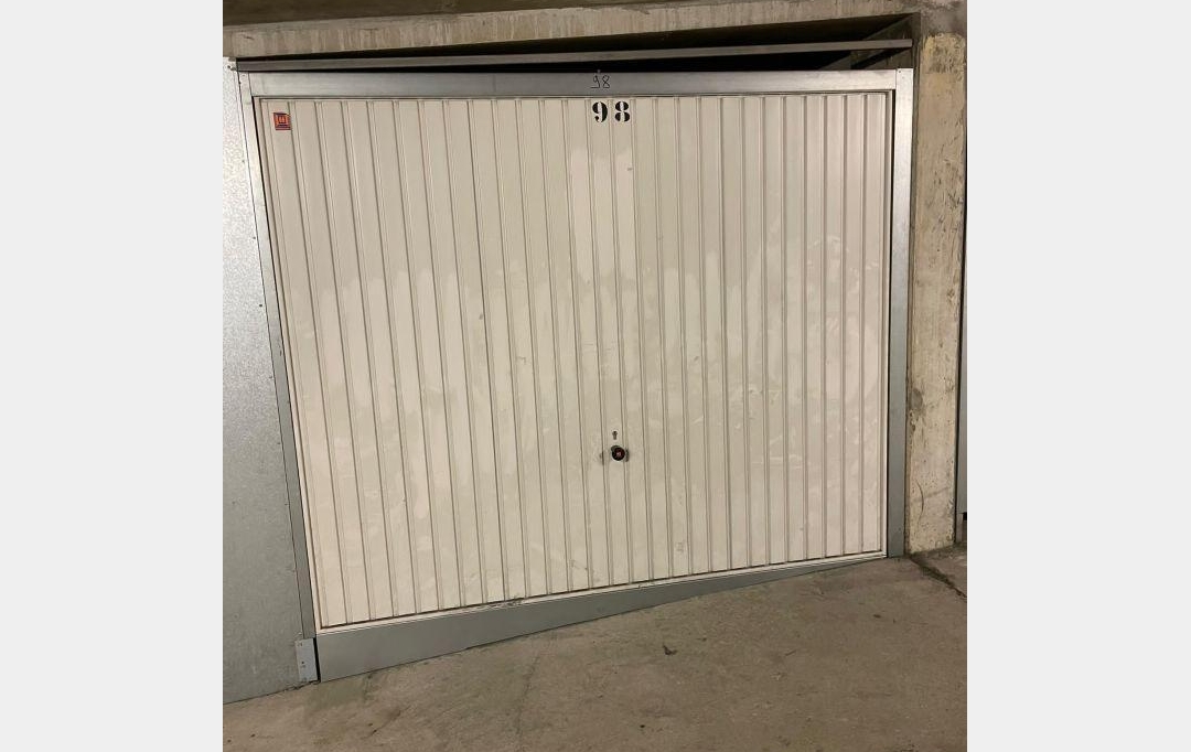 Annonces SAINTJULIENENGENEVOIS : Garage / Parking | SAINT-GENIS-POUILLY (01630) | 13 m2 | 77 € 